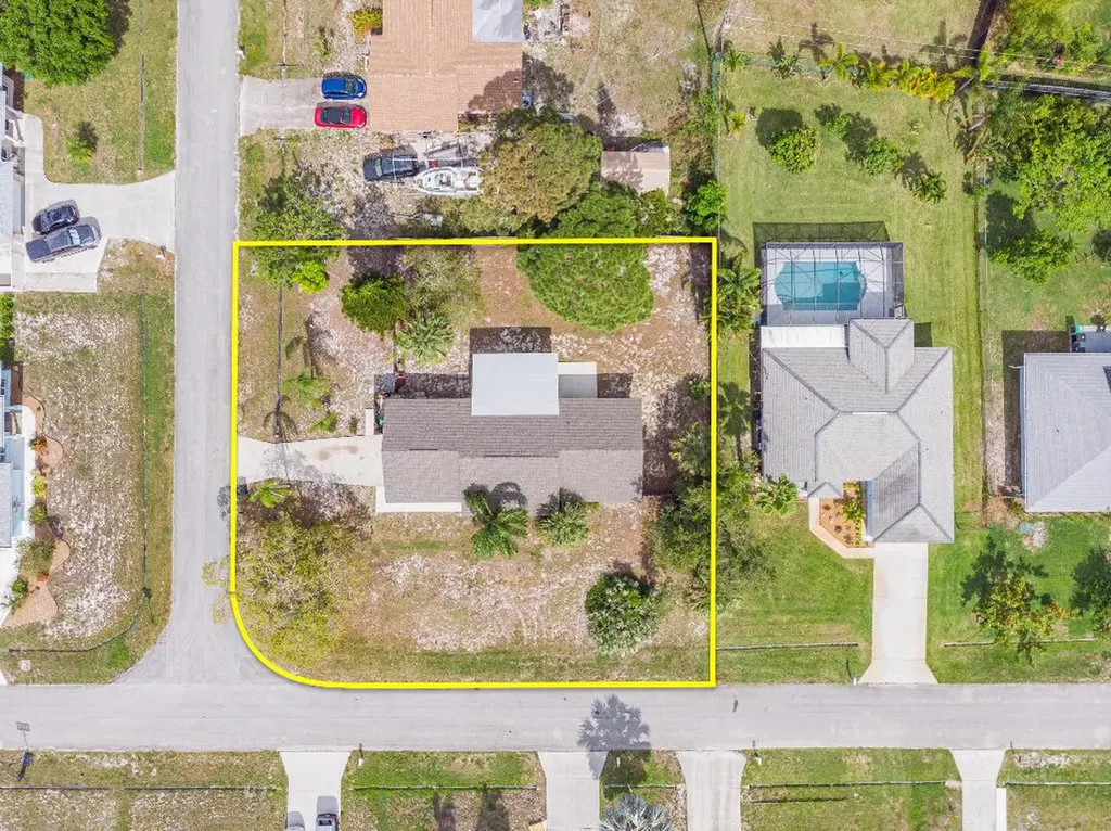 602 SE Ridgely Avenue Port St Lucie FL 34983