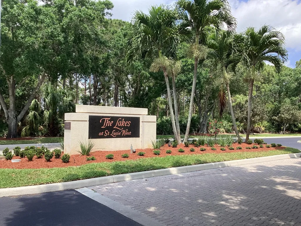 1542 NW Amherst Drive Port St Lucie FL 34986