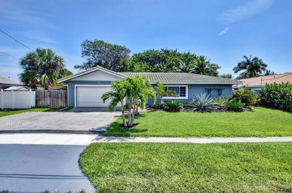 98 SW 11th Court Boca Raton FL 33486