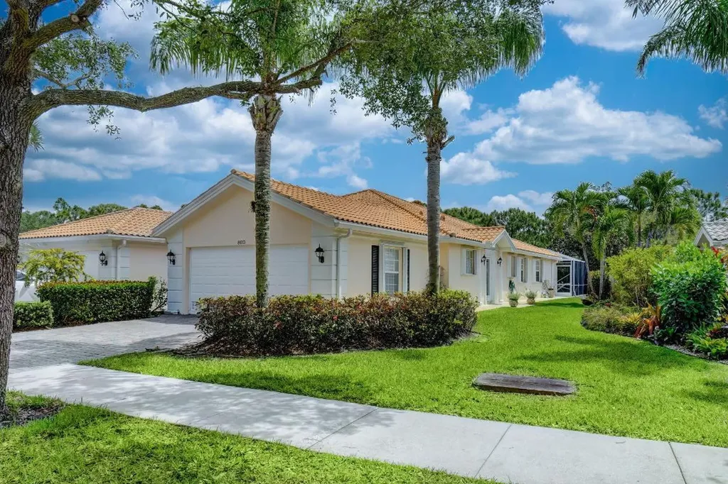 8613 SE Retreat Drive Hobe Sound FL 33455