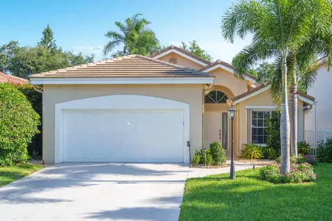 2727 S Clearbrook Circle Delray Beach FL 33445