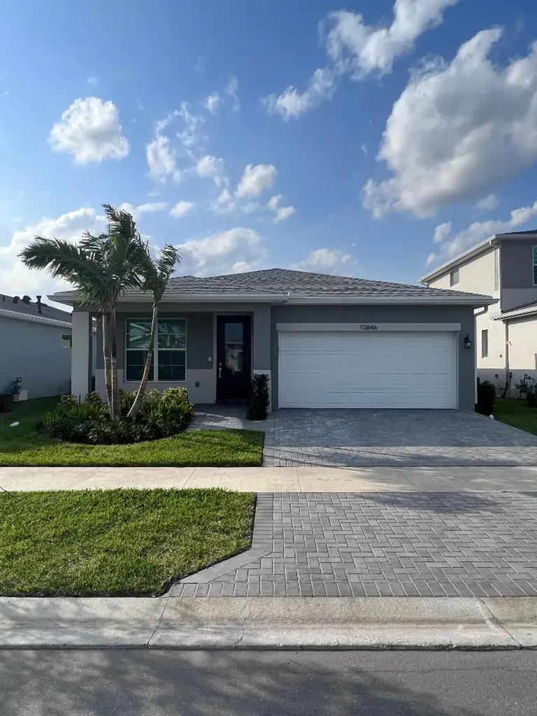 10646 SW Hensley Street Port St Lucie FL 34987