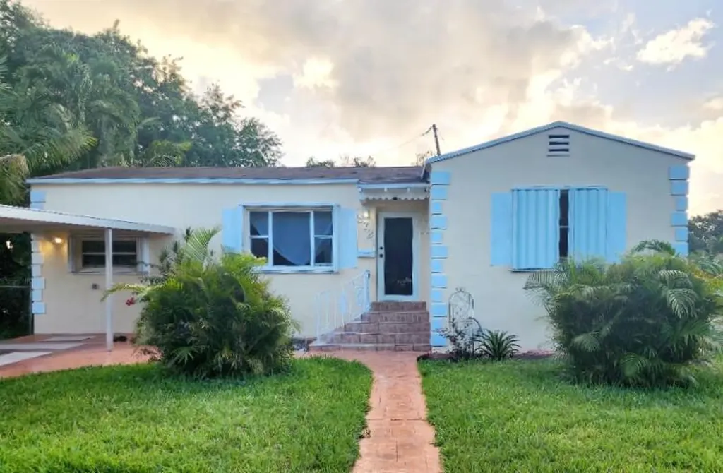 8721 NW 15th Avenue Miami FL 33147