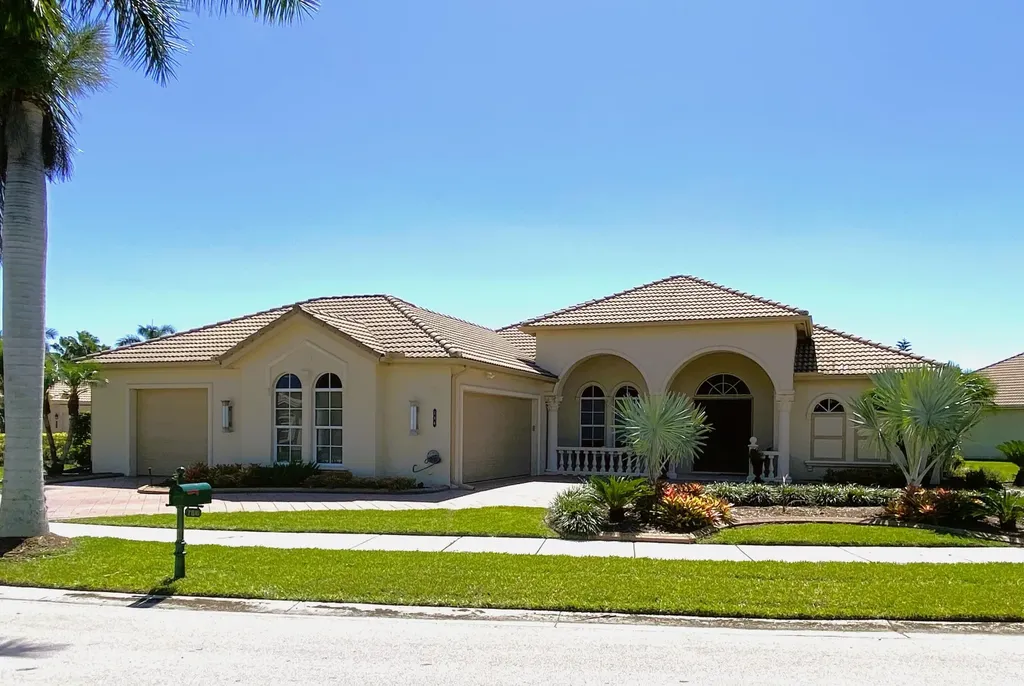 786 SW Marsh Harbor Bay Port St Lucie FL 34986