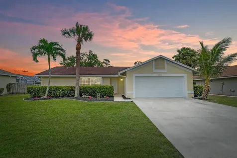 121 Kings Way Royal Palm Beach FL 33411