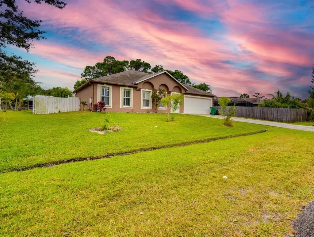 708 SE Lansdowne Avenue Port St Lucie FL 34983