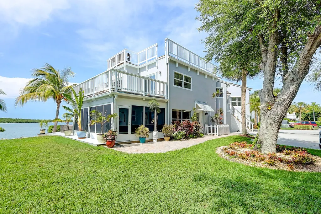 2402 Harbour Cove Drive Hutchinson Island FL 34949