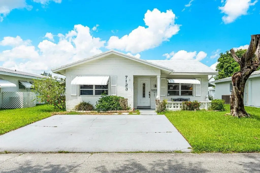 7123 NW 73rd Street Tamarac FL 33321