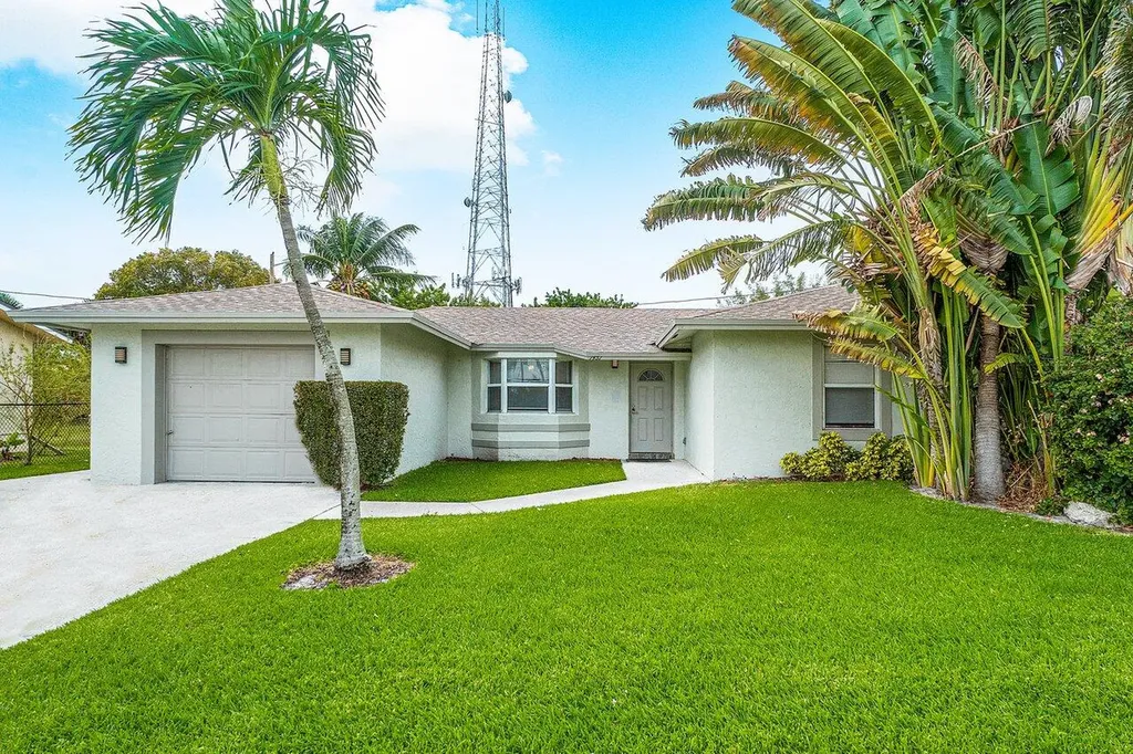 1451 NW 4th Street Boynton Beach FL 33435