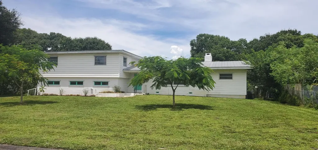 1002 Pennsylvania Avenue Fort Pierce FL 34950