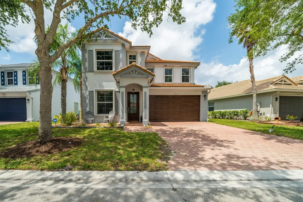 8737 Tally Ho Lane Royal Palm Beach FL 33411