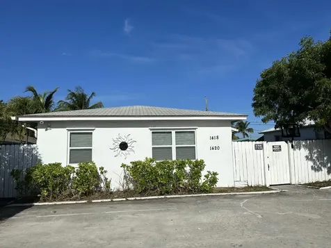 1418 N Federal Highway Lake Worth Beach FL 33460