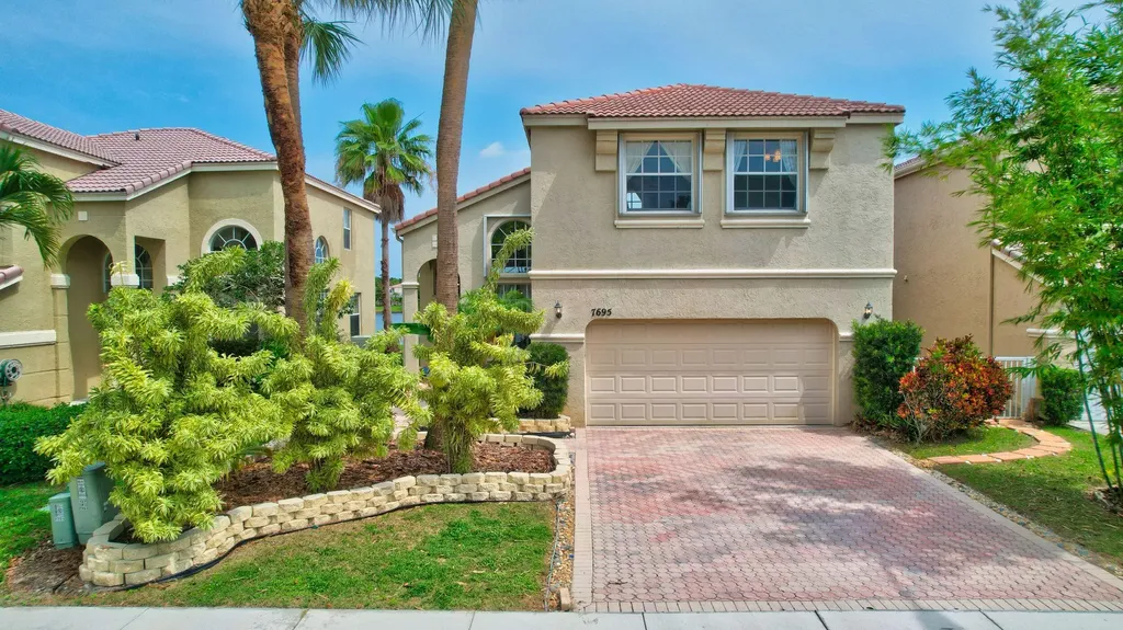 7695 Rockport Circle Lake Worth FL 33467