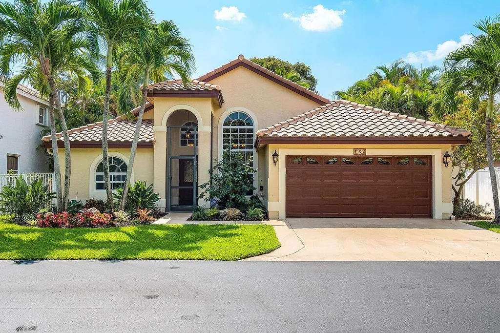 5 Lawrence Lake Drive Boynton Beach FL 33436