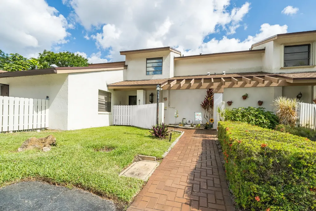 6107 Newstead Court Greenacres FL 33463