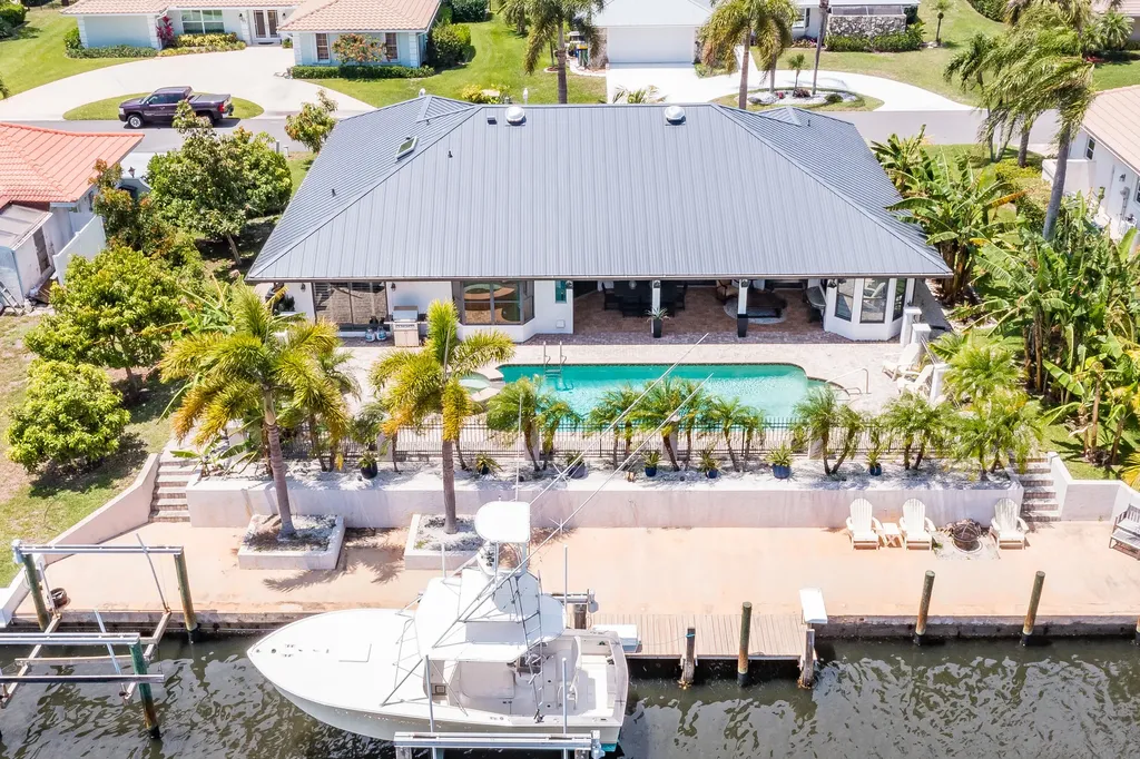 8908 SE Star Island Way Hobe Sound FL 33455