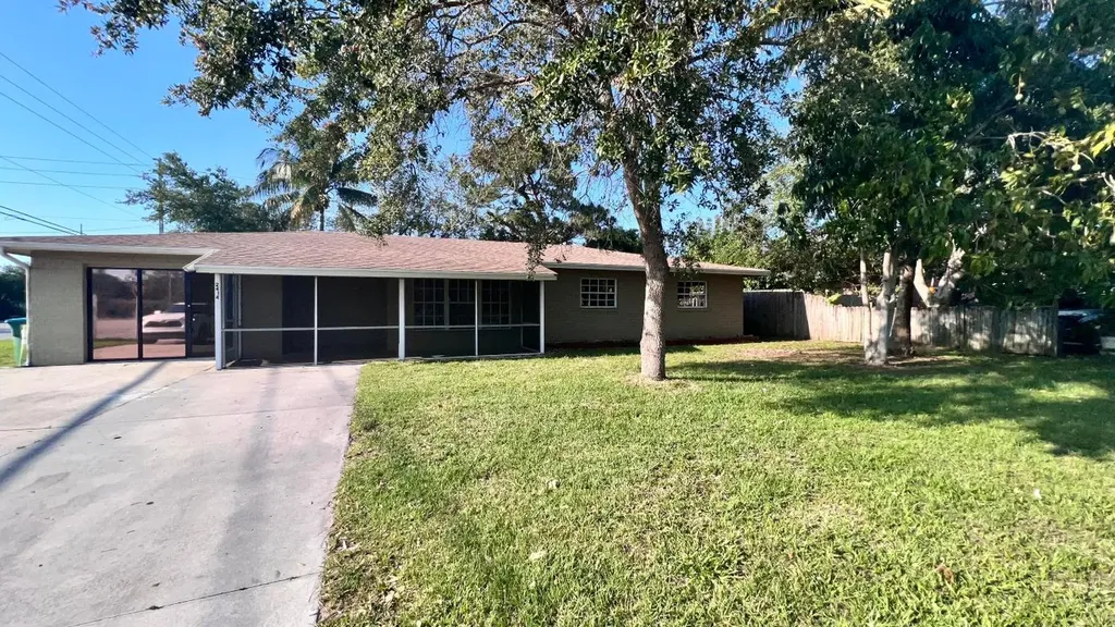 2414 Royal Palm Drive Fort Pierce FL 34982