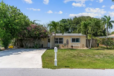 135 SW 10th Avenue Boynton Beach FL 33435