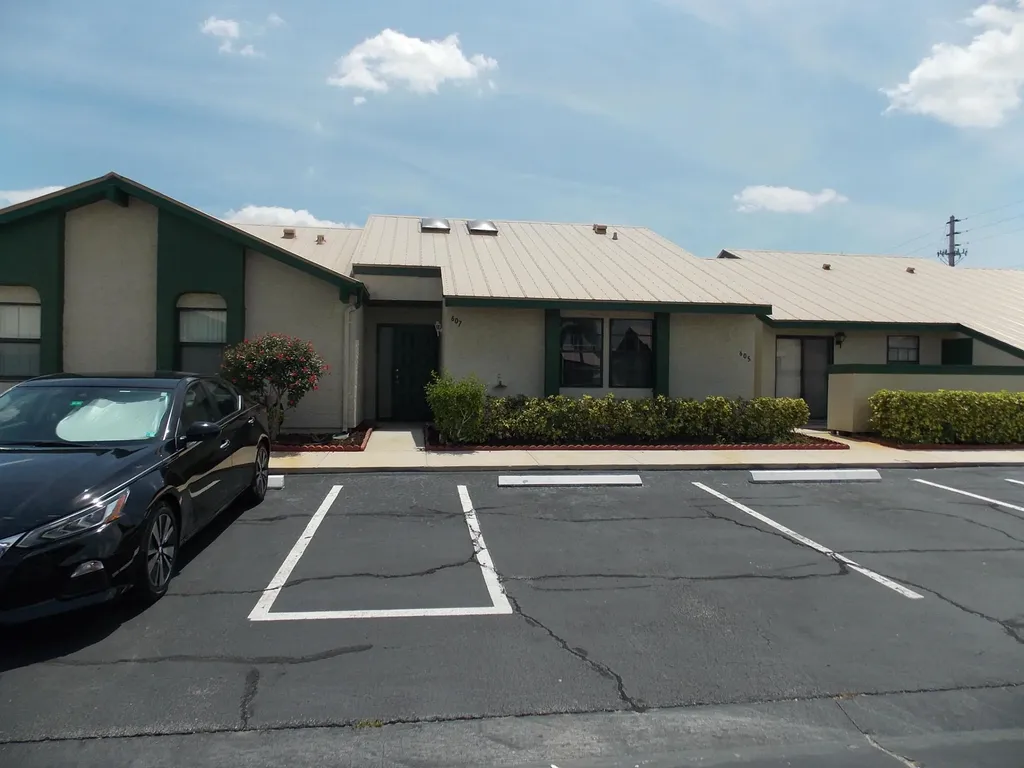 607 SW Jeanne Street Port St Lucie FL 34953