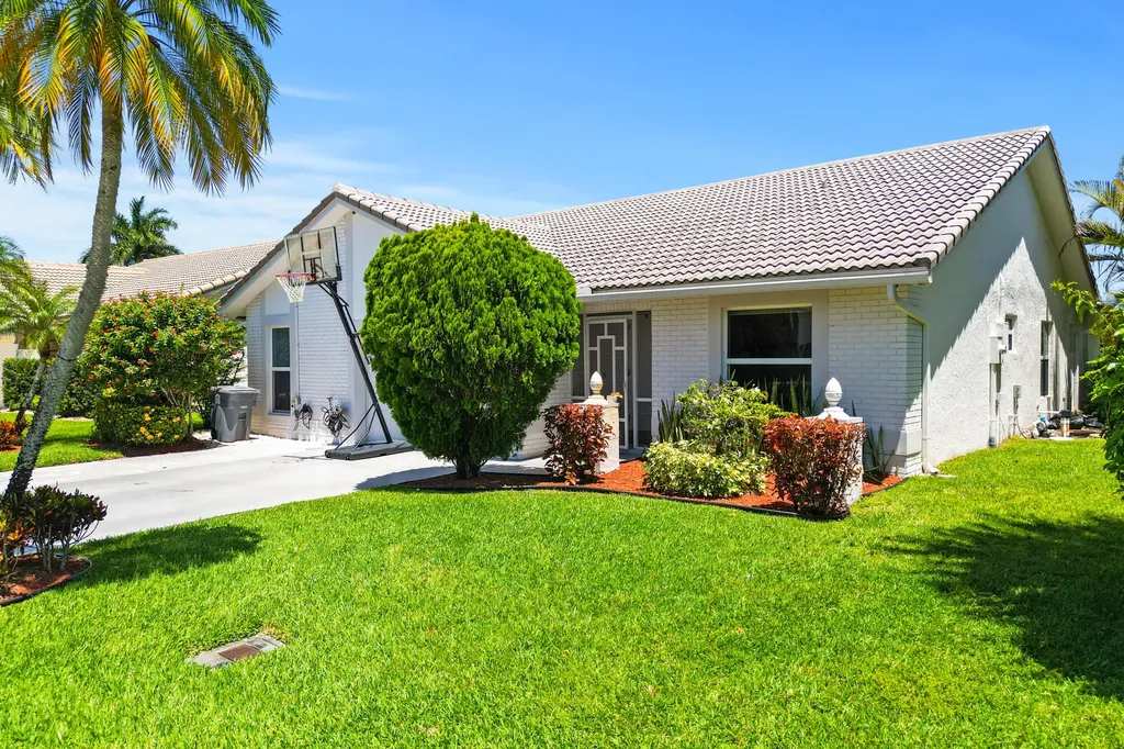 10071 Camelback Lane Boca Raton FL 33498