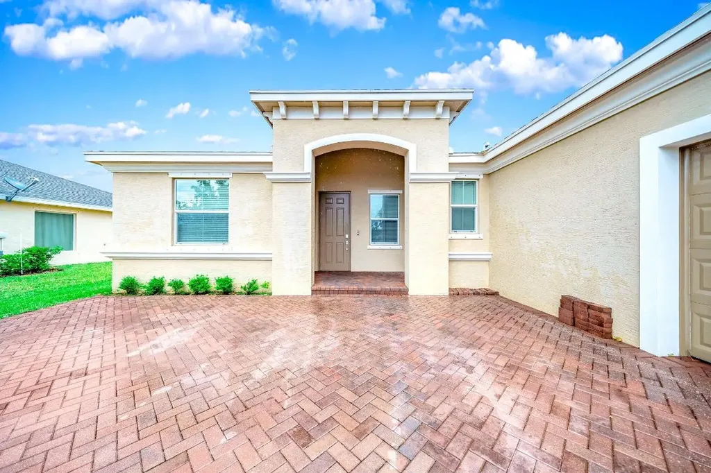 844 Bent Creek Drive Fort Pierce FL 34947