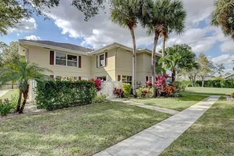 8 Amherst Court Royal Palm Beach FL 33411