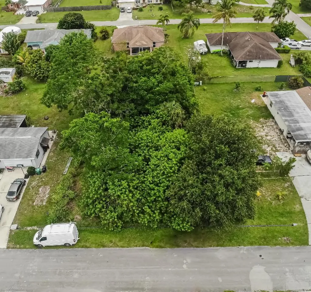 666 SW Heather Street Port St Lucie FL 34983
