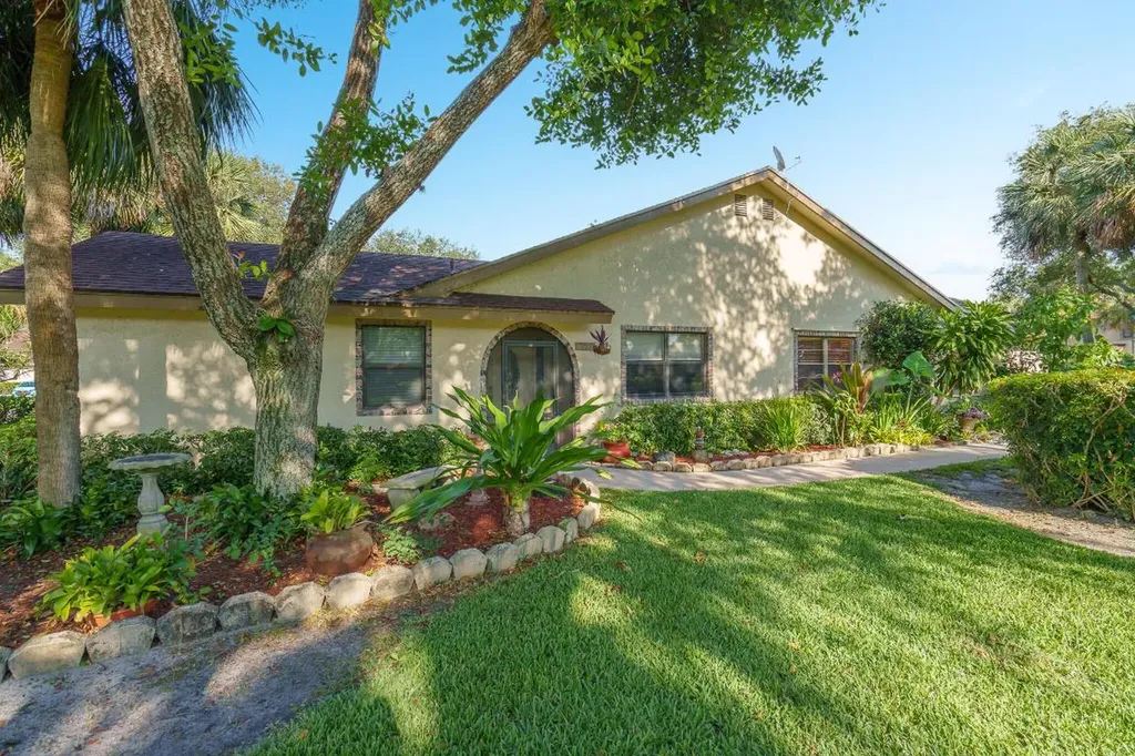 8839 SW 19th Court Boca Raton FL 33433