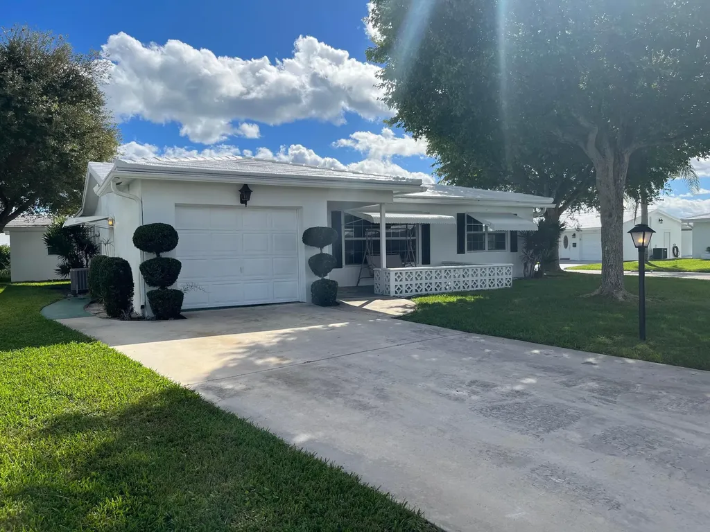208 SW 13th Street Boynton Beach FL 33426