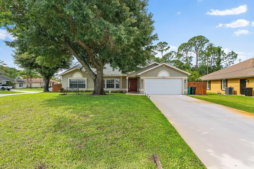 1522 SW Apricot Road Port St Lucie FL 34953
