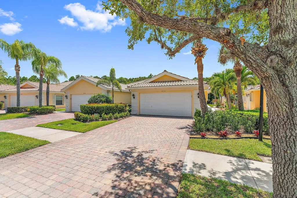 9134 SE Hawks Nest Court Hobe Sound FL 33455