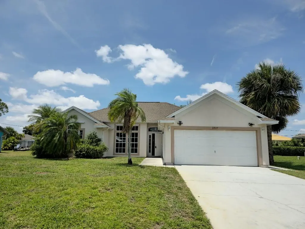 2517 SW Grotto Circle Port St Lucie FL 34953