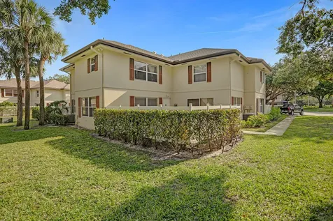 4 Amherst Court Royal Palm Beach FL 33411