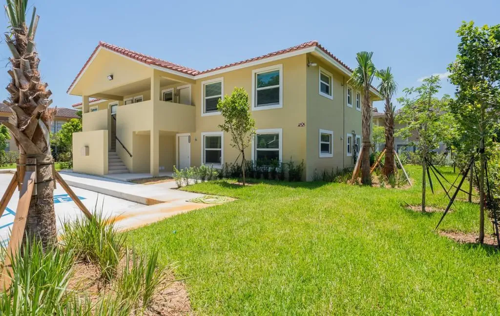 8714 NW 35th Street Coral Springs FL 33065