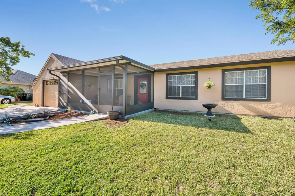 731 SW Belmont Circle Port St Lucie FL 34953