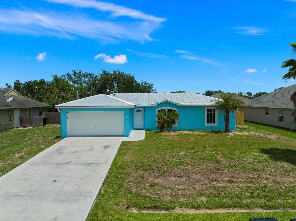 1325 SW Bellevue Avenue Port St Lucie FL 34953