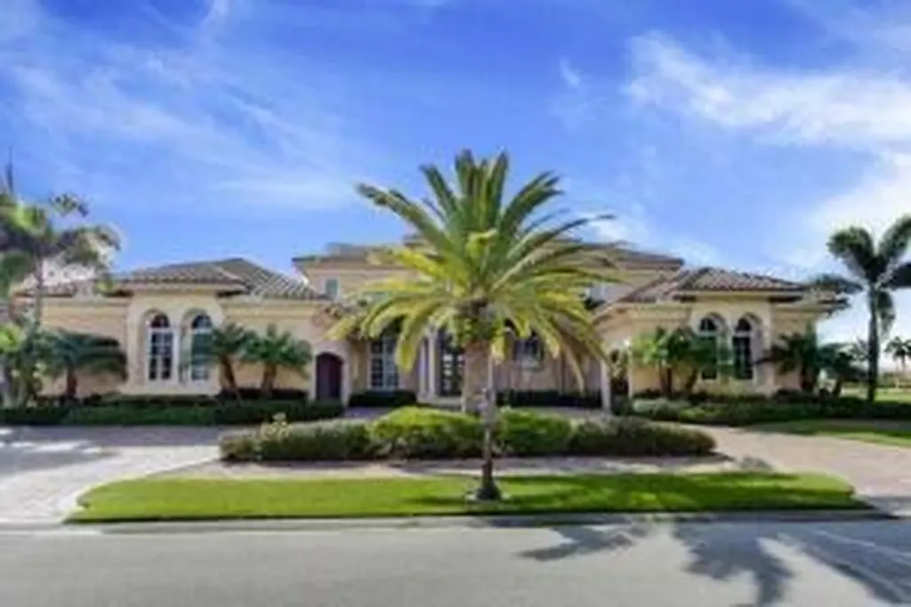 108 SE Mira Lavella Port St Lucie FL 34984