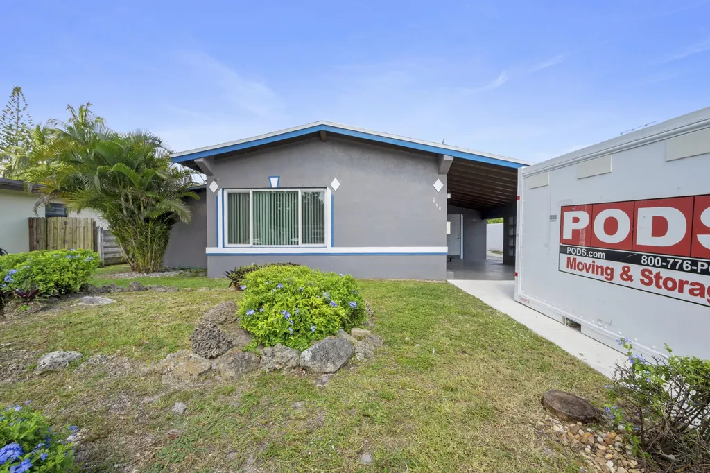 660 N 73rd Terrace Hollywood FL 33024