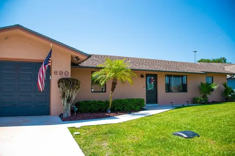 690 SW Pueblo Terrace Port St Lucie FL 34953