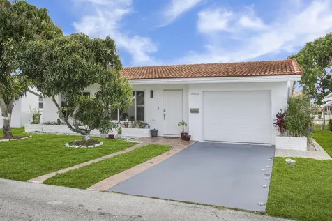8506 NW 57th Place Tamarac FL 33321