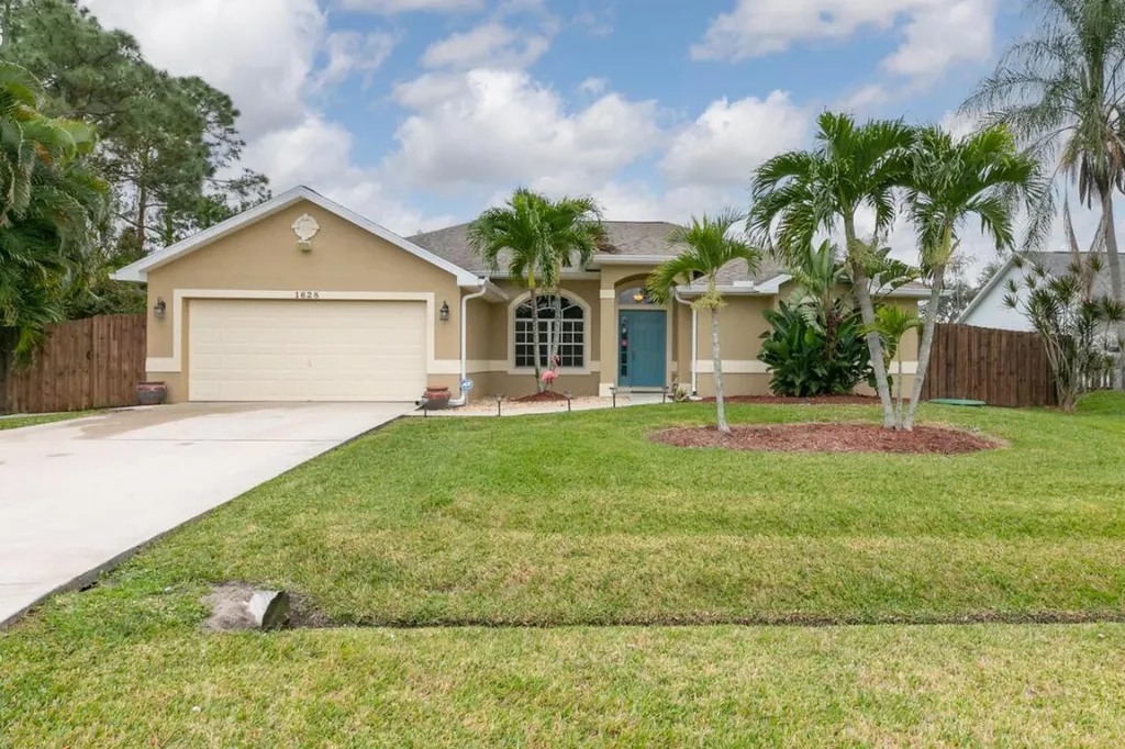 1628 SE Nancy Lane Port St Lucie FL 34983