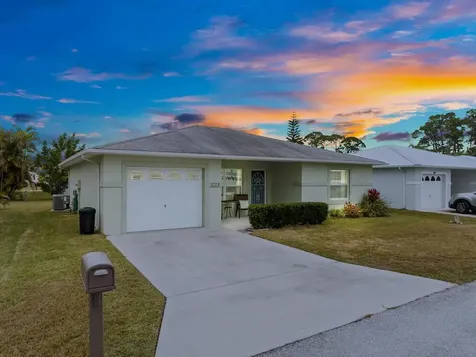 6731 Tulipan Fort Pierce FL 34951