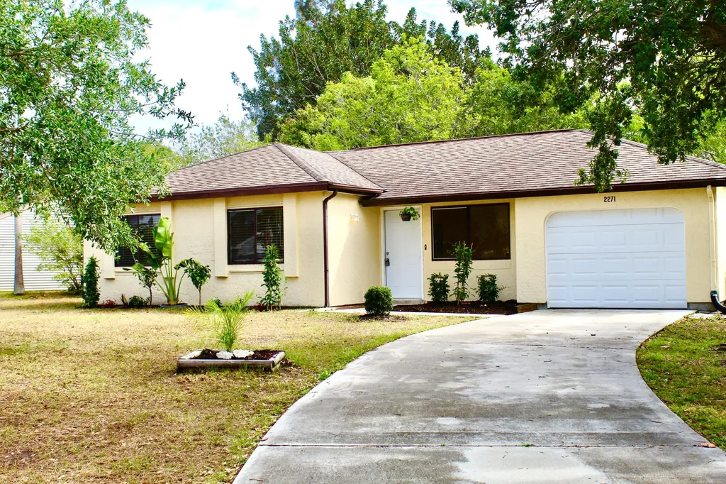 2271 SE Rainier Road Port St Lucie FL 34952