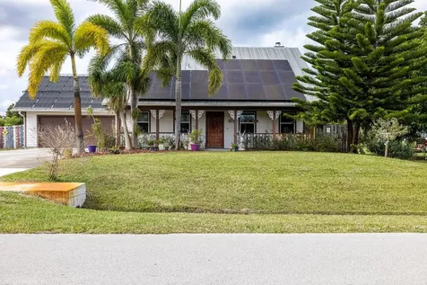 221 NE Sagamore Terrace Port St Lucie FL 34983