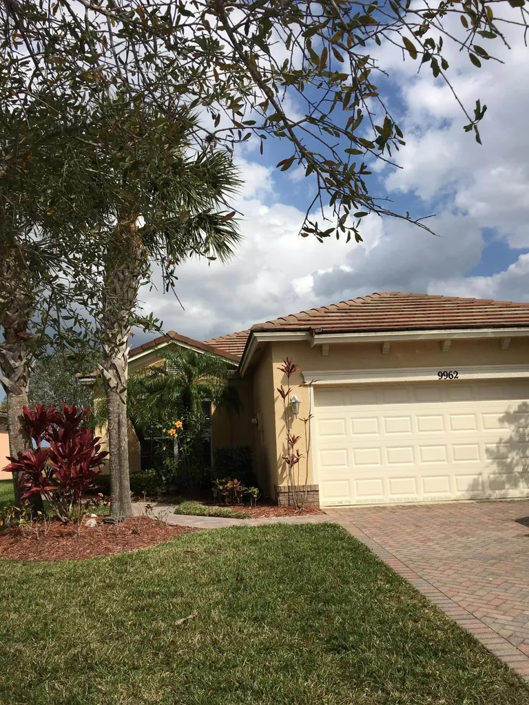 9962 SW Glenbrook Drive Port St Lucie FL 34987
