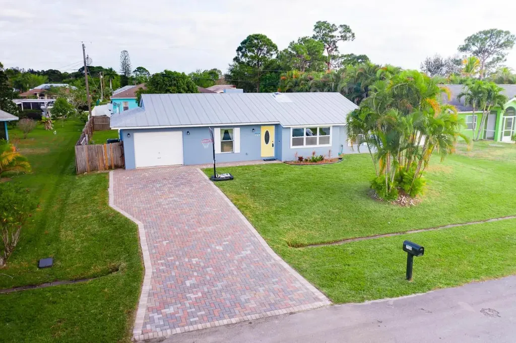 709 SW Dorchester Street Port St Lucie FL 34983