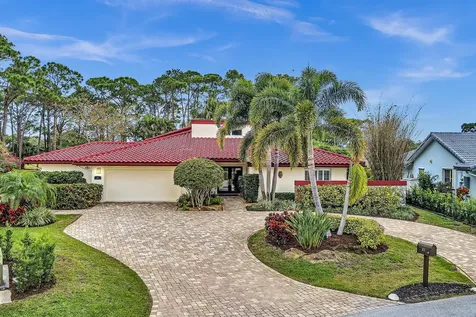 673 Lakewoode Circle W Delray Beach FL 33445
