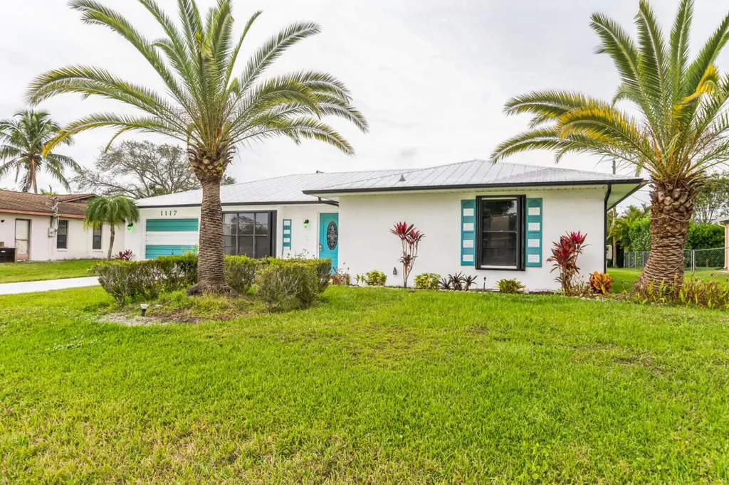 1117 SE Menores Avenue Port St Lucie FL 34952