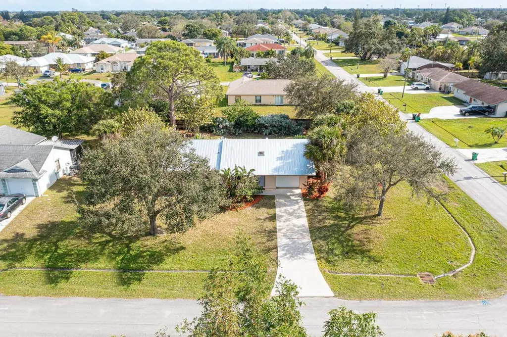 301 NW Hogan Street Port St Lucie FL 34983