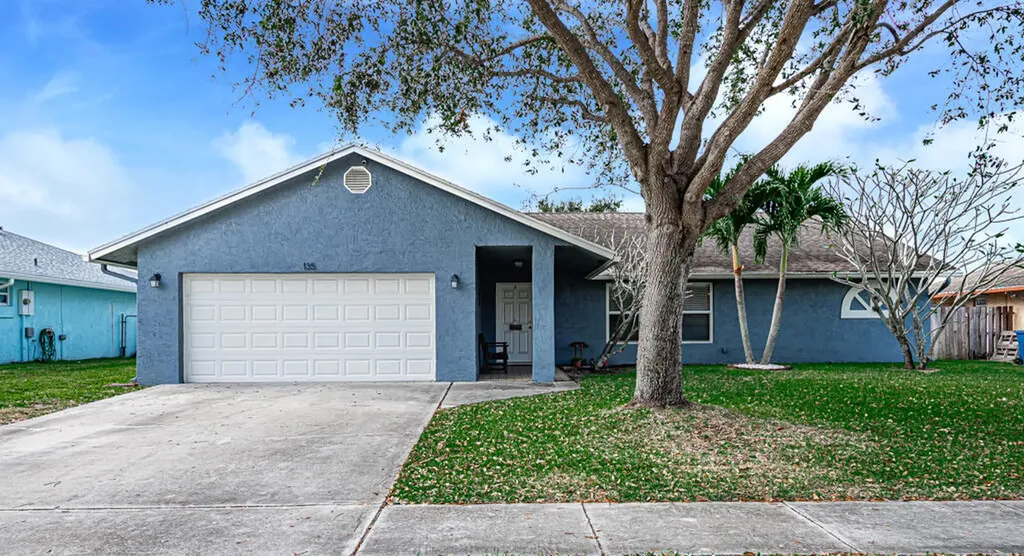 135 Sunflower Circle Royal Palm Beach FL 33411